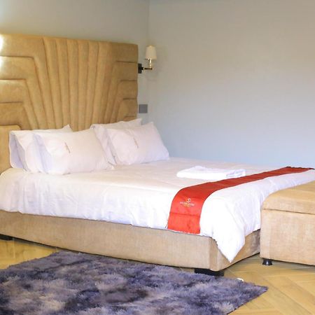 Golden Suites Hotel Entebbe Buitenkant foto