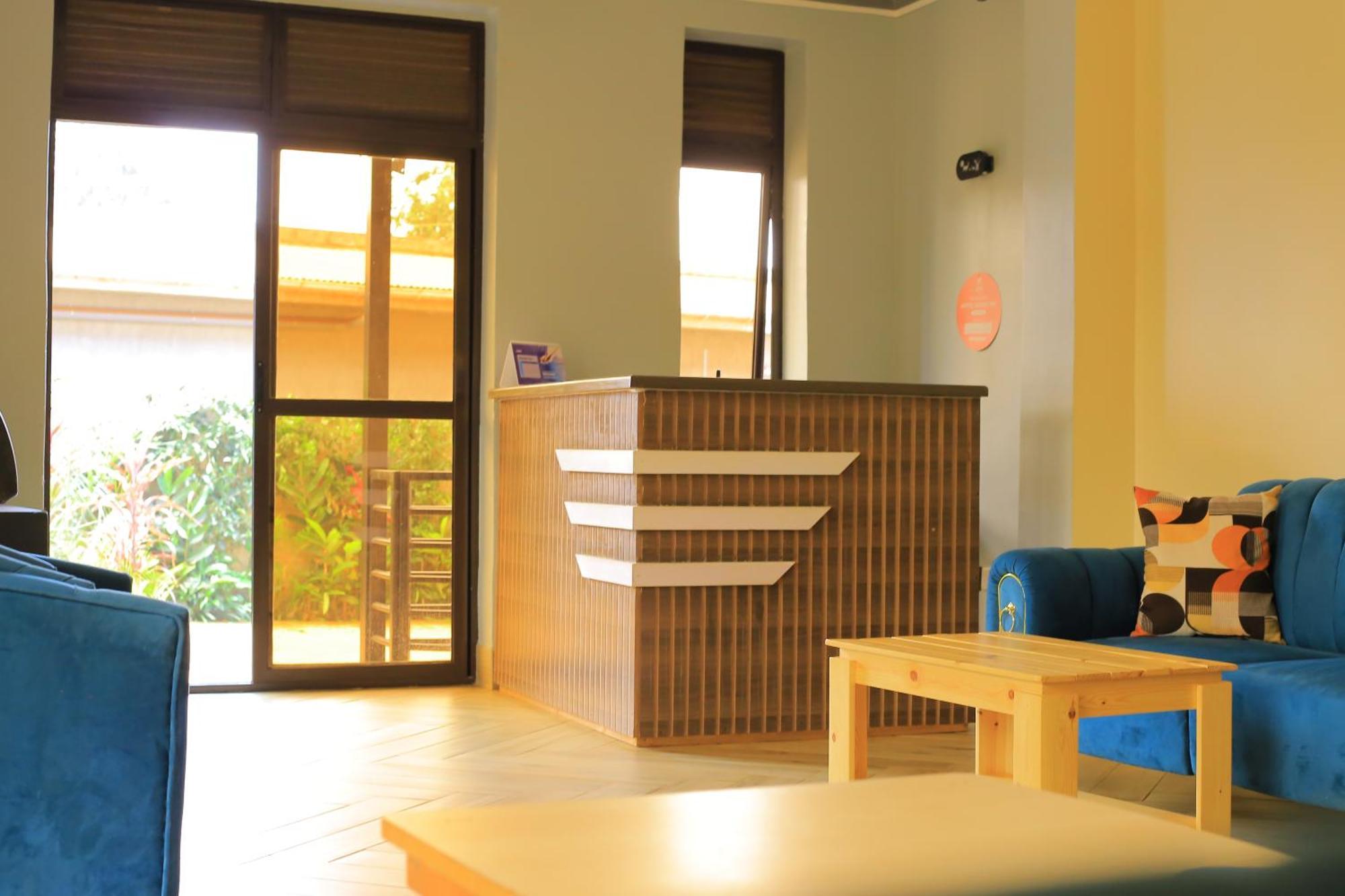 Golden Suites Hotel Entebbe Buitenkant foto