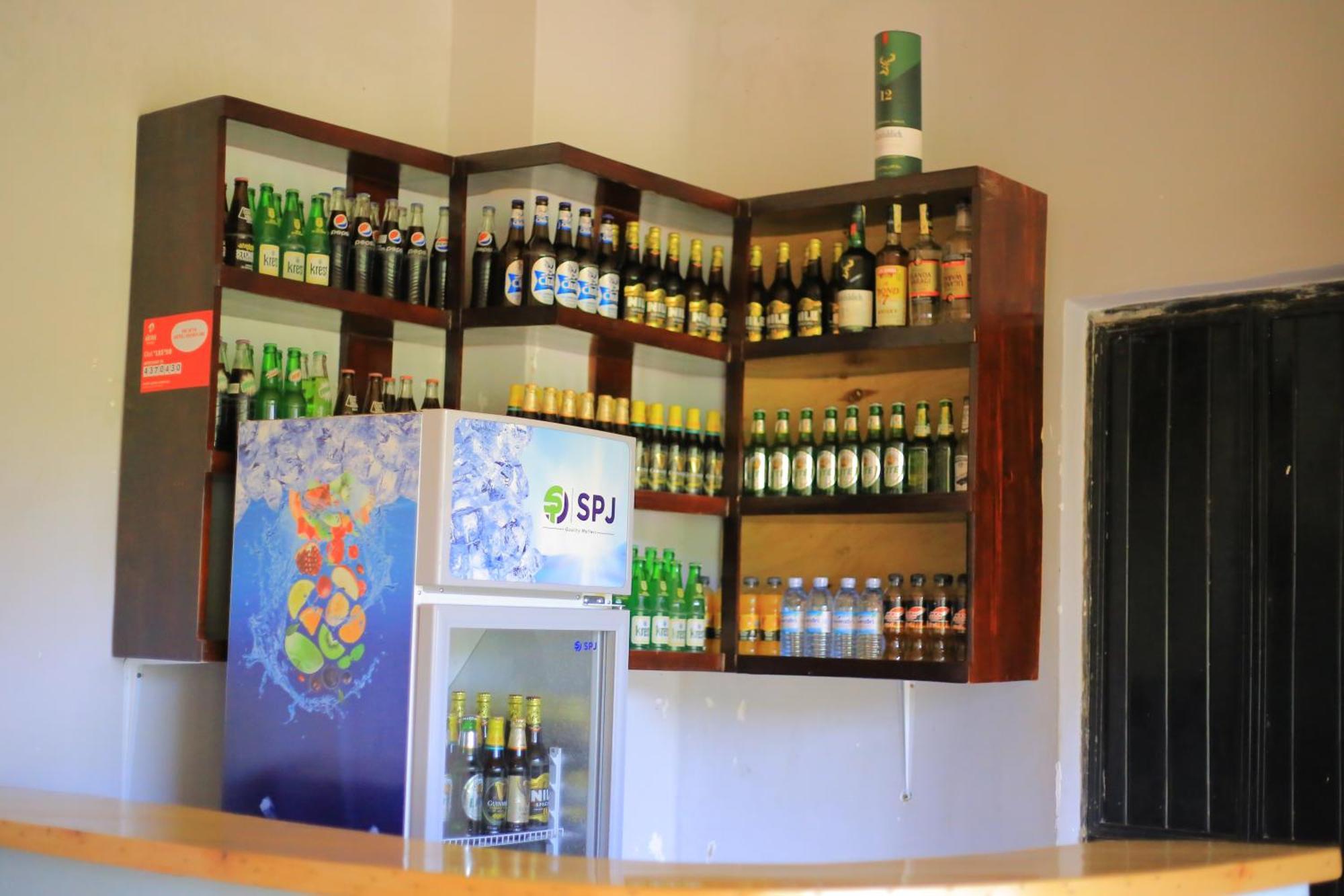 Golden Suites Hotel Entebbe Buitenkant foto